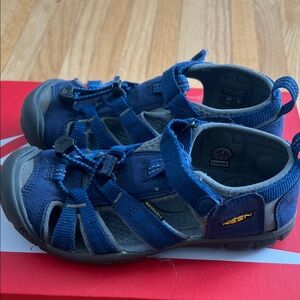 KEEN Kids Navy and Gray Sandals